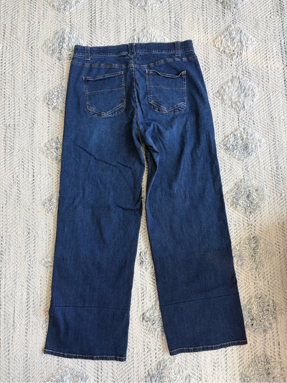 Democracy Jeans - Picture 2 of 10